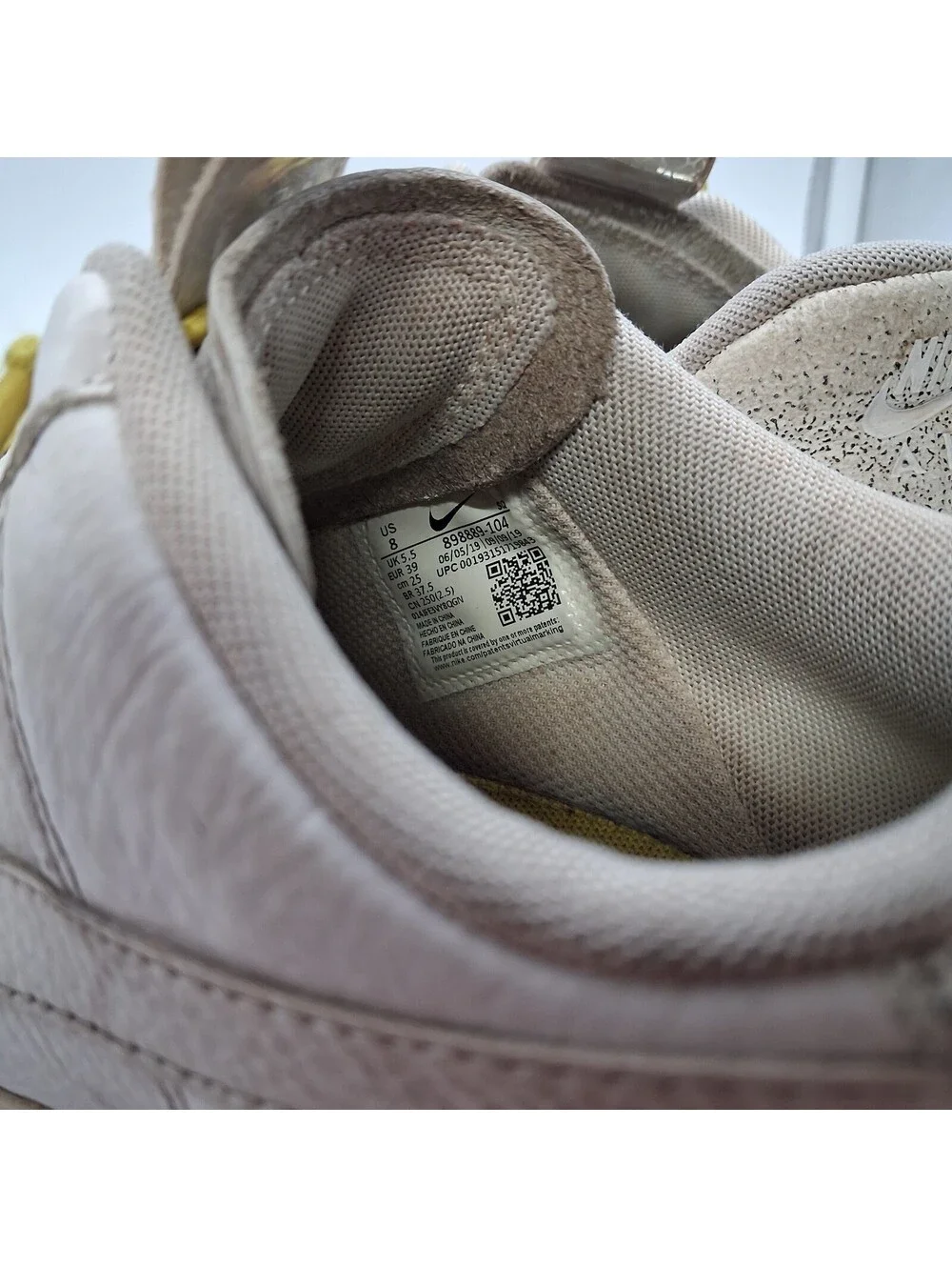 Nike Air Force 1 07 Lux White Reflective Womens 8 898889-104 Chrome Yellow